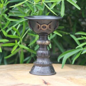 Calice en cuivre gravé Triple Lune pour rituels ésotériques et wicca