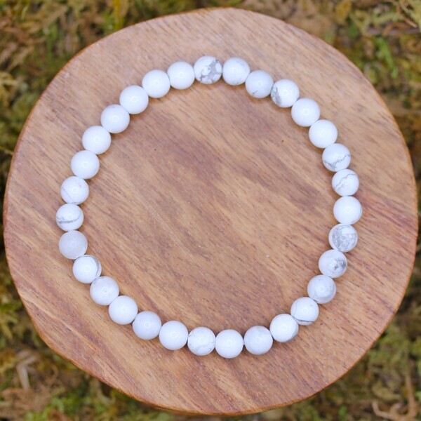 Bracelet en Howlite : Apaisement et Réalisation de Soi