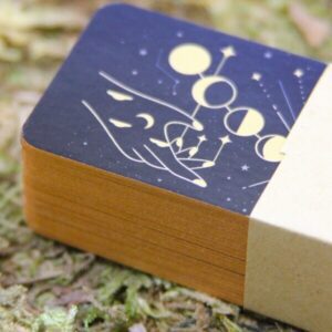 Connectez-vous à la Lune : Guidance et intuition avec 55 cartes magiques. Le petit oracle de la magie lunaire.