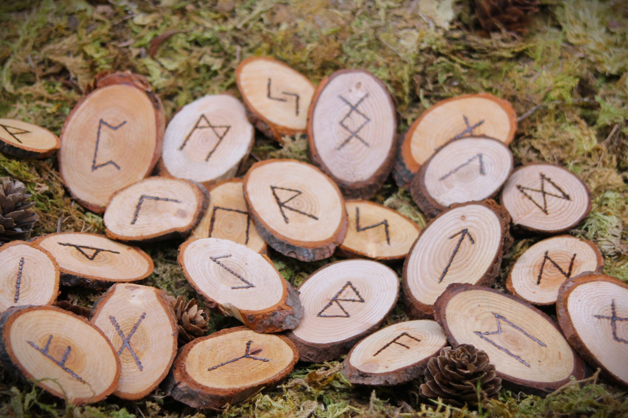 Mot Rune Les Runes : Mystères, Significations et Utilisations