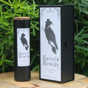 Bougie parfumée en cire de soja ornée d’un corbeau noir, parfum lavande et fenouil, pour purification énergétique et protection spirituelle