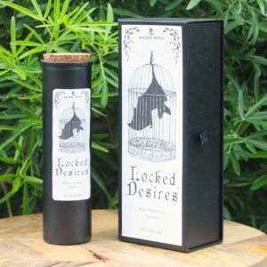 Éveillez vos aspirations les plus profondes avec cette bougie au romarin, symbole de clarté et de libération. Parfaite pour accompagner vos rituels de manifestation, elle vous aide à débloquer l’énergie intérieure et à canaliser vos intentions avec force et lucidité.