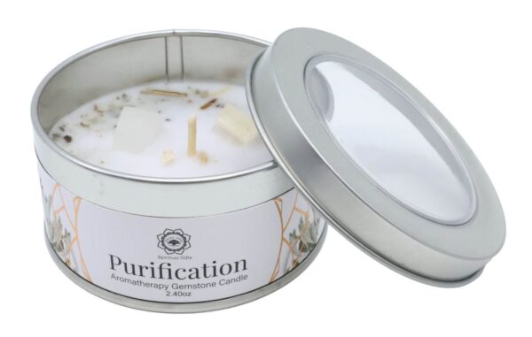 Apportez pureté et sérénité à votre intérieur avec la bougie Green Tree "Purification". Minéraux de sélénite et sauge blanche séchée pour méditation, relaxation et ambiance apaisante.