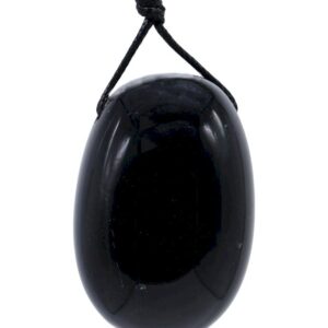 Cet Œuf de Yoni en Obsidienne Noire est un accessoire de bien-être intime et spirituel, réservé aux femmes, inspiré d’une pratique ancestrale. Utilisé depuis des siècles dans différentes cultures, il a pour vocation de renforcer et tonifier le périnée, une zone musculaire essentielle trop souvent négligée. Symbole de féminité et de force intérieure, l’œuf de Yoni allie travail corporel, soin énergétique et reconnexion avec soi.