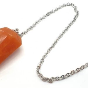 Pendule facettes Aventurine Orange 3,5 cm avec chaînette et boule 6 mm. Idéal pour radiesthésie, méditation et développement personnel.