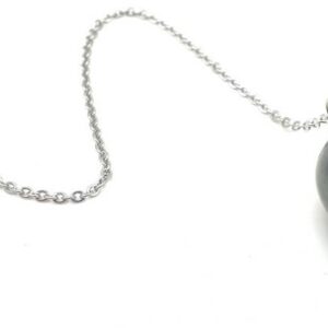 Pendule labradorite gravé Arbre de Vie 4 cm avec chaînette et boule 6 mm. Idéal pour radiesthésie, méditation et pratiques énergétiques.