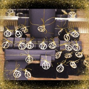 Plongez dans un voyage mystique jusqu’au 24 décembre avec notre Calendrier de l’Avent Ésotérique, une expérience unique pensée pour éveiller vos énergies, nourrir votre spiritualité et transformer chaque jour en un véritable rituel sacré. Chaque case renferme un trésor ésotérique soigneusement sélectionné, conçu pour harmoniser, purifier et renforcer votre connexion avec l’univers. Que vous soyez adepte de la spiritualité ou simplement curieux de découvrir le monde mystique, ce calendrier vous offre 24 surprises magiques, créant une expérience quotidienne riche en découvertes et en émotions.