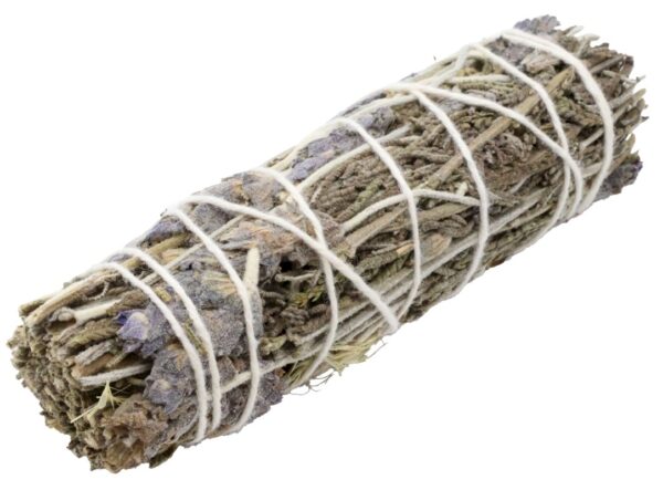 Fagot de sauge blanche et lavande 11 cm. Purifie les espaces, éloigne les énergies négatives et favorise relaxation, méditation et bien-être intérieur.